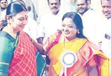 துர்கா ஸ்டாலினிடம் நலம் விசாரித்த தமிழிசை