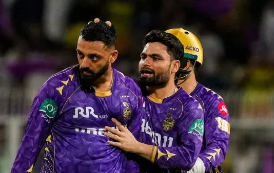 தமிழக வீரர் வருண் சக்கரவர்த்தி மெகா சாதனை