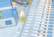 பறக்கும் படை சோதனையில் சிக்கிய100 டம்மி வாக்குப்பதிவு இயந்திரங்கள்