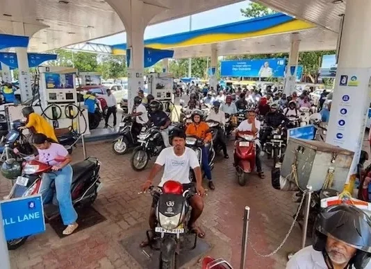 வாகன ஓட்டிகளுக்கு அதிர்ச்சி