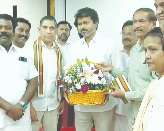 ஆம் ஆத்மிக்கு ஆதரவளித்தது போன்ற தவறை மீண்டும் செய்கிறதா காங்கிரஸ்