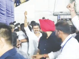 படிப்பை பாதியில் விட்ட லயோலா கல்லூரியிலேயே வெற்றிச் சான்றிதழ் பெற்ற விஜய்