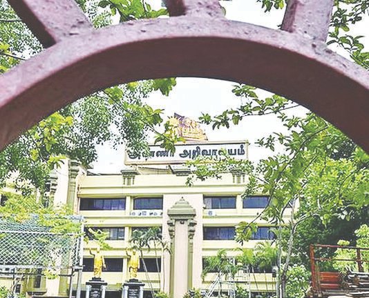 தவெகவுக்கு காங்கிரஸ் ஆதரவளிப்பதுஎங்கள் முதுகில் குத்தும் செயல்: திமுக