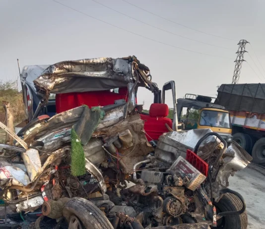 விபத்து: ஒரே குடும்பத்தைச் சேர்ந்த 5 பேர் சாவு