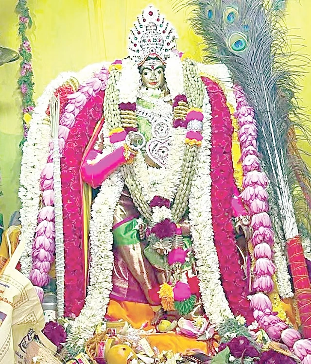 பச்சை பட்டில் காட்சியளித்த மங்கலதேவி கண்ணகி