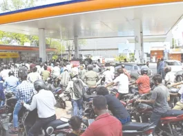 சமையல் எரிவாயு, பெட்ரோல், டீசல் விலையை உயர்த்த வலியுறுத்தல்