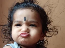 தாய் மடியில் குழந்தை மீது இளநீர் விழுந்து பலி