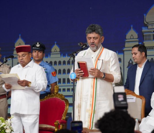 முதல்வராக டி.கே.சிவகுமார் துணை முதல்வராக பரமேஷ்வர் பதவி ஏற்பு