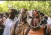 களத்துக்கு வந்த கரப்பான் பூச்சி கட்சிடெல்லியில் குவிந்த ஆயிரக்கணக்கான இளைஞர்கள்