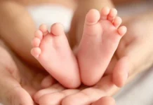 பச்சிளம் குழந்தையை ரூ.5 லட்சத்துக்கு விற்றதாக பெண் புகார்