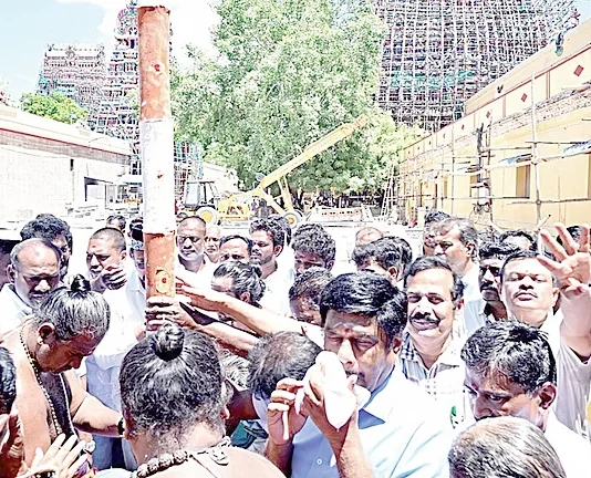 கும்பாபிஷேகம் – மதுரை மீனாட்சி அம்மன் கோயிலில் முகூர்த்தக்கால் நடும் விழா