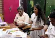 அரசு பள்ளியில் தவெக எம்எல்ஏ மகள்