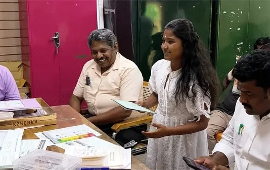 அரசு பள்ளியில் தவெக எம்எல்ஏ மகள்