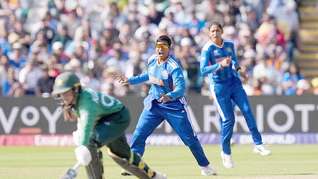 பாகிஸ்தானை வீழ்த்தியது இந்தியா
