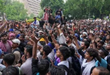 நீட் போராட்டம் தீவிரம் -பிரதமர் ராஜினாமா செய்ய வலியுறுத்தல்