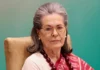 மாணவர்களை எதிரிகளாக நடத்தும் மோடி அரசு – சோனியா காந்தி ஆவேசம்