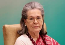 மாணவர்களை எதிரிகளாக நடத்தும் மோடி அரசு – சோனியா காந்தி ஆவேசம்