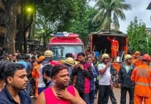 அடுக்குமாடி கட்டிடம் இடிந்து விழுந்து விபத்து: 9 பேர் உயிரிழப்பு