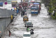 கனமழையால் இதுவரை 10 பேர் உயிரிழப்பு: மும்பைக்கு ரெட் அலர்ட்