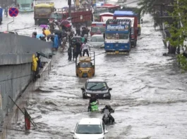 கனமழையால் இதுவரை 10 பேர் உயிரிழப்பு: மும்பைக்கு ரெட் அலர்ட்