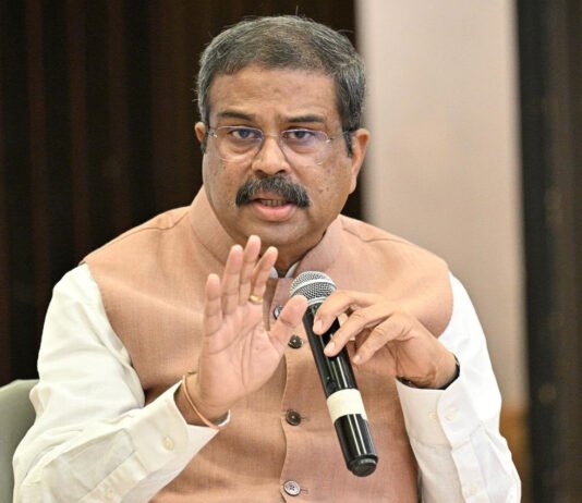 தர்மேந்திர பிரதான் ராஜினாமா – சிஜேபி கொண்டாட்டம்