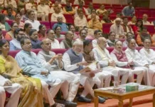 டில்லியில் பிரதமர் மோடி தலைமையில் தேஜ கூட்டணி எம்பிக்கள் ஆலோசனை