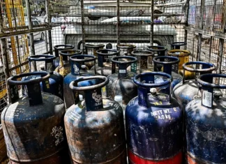 வணிக சிலிண்டர் விலை ரூ.200 குறைப்பு