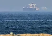 ஹார்முஸ் ஜலசந்தி வழியே கப்பல் போக்குவரத்து