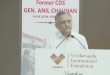 அரசியலும் போரும் பிரிக்க முடியாதவை: முப்படை முன்னாள் தலைமை தளபதி பேச்சு