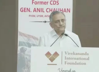 அரசியலும் போரும் பிரிக்க முடியாதவை: முப்படை முன்னாள் தலைமை தளபதி பேச்சு