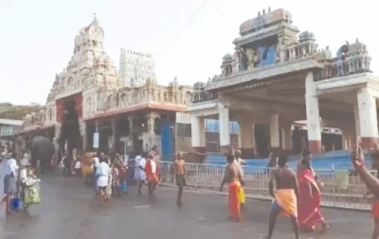 திருச்செந்தூர் கோயிலில் ஆவணி திருவிழா கொடியேற்றத்துடன் தொடக்கம்