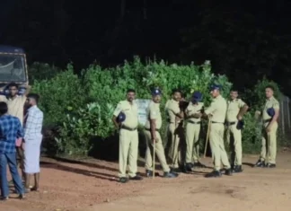 விநாயகர் ஊர்வலத்தின் போது கல்வீச்சு சம்பவம் – போலீஸ் குவிப்பு