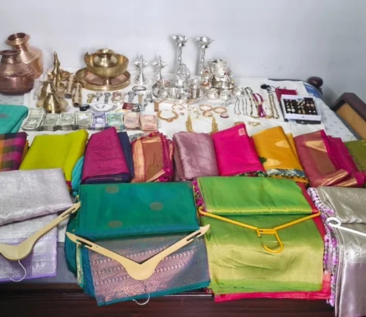 8 லஞ்ச அதிகாரிகள் சிக்கினர்