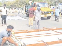 முன்னெச்சரிக்கை நடவடிக்கை: அனுமதியற்ற பலகைகள் அகற்றம்