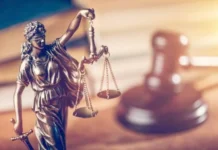 இயந்திரத்தனமாக நோட்டீஸ்: தேர்தல் கமிஷனுக்கு உச்ச நீதிமன்றம் அதிருப்தி