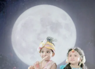 கிருஷ்ணன் – ராதை வேடத்தில் ஜொலித்த செல்லக் குழந்தைகள்!