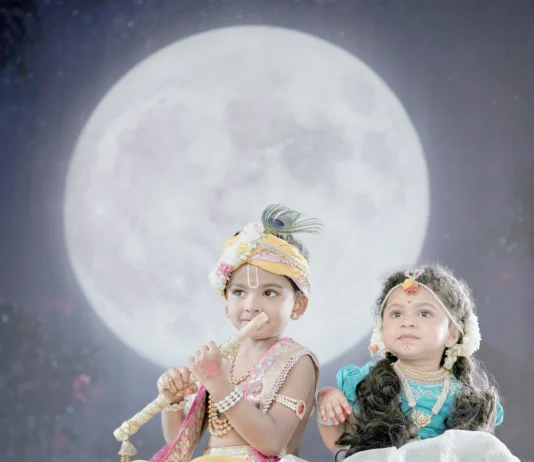 கிருஷ்ணன் – ராதை வேடத்தில் ஜொலித்த செல்லக் குழந்தைகள்!