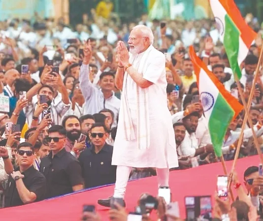குஜராத்தில் ரூ.35,000 கோடி மதிப்பிலான திட்டங்கள் பிரதமர் தொடங்கி வைத்தார்