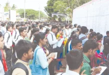 ஜிடிபி உயர்வு இருந்தும் ஊதியங்கள் மற்றும் வேலைவாய்ப்புகள் அதிகரிக்காதது ஏன்?
