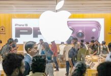 நீண்ட வரிசையில் ஐபோன் 18 வாங்கிய மக்கள்
