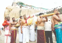 150 கிலோ கொழுக்கட்டை உச்சிப்பிள்ளையாருக்கு நெய்வேத்தியம்