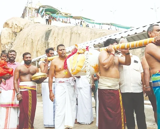 150 கிலோ கொழுக்கட்டை உச்சிப்பிள்ளையாருக்கு நெய்வேத்தியம்