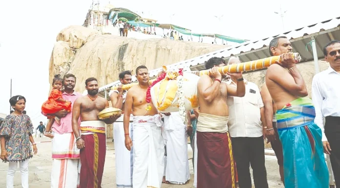150 கிலோ கொழுக்கட்டை உச்சிப்பிள்ளையாருக்கு நெய்வேத்தியம்