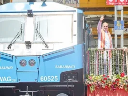 குஜராத்தில் நாட்டின் முதல் எல்என்ஜி ரயில்