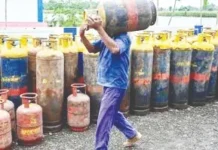 வணிக சிலிண்டர் விலை ரூ.66.50 உயர்வு