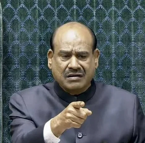 தேர்தல் கமிஷனரை பதவி நீக்க நோட்டீஸ்
