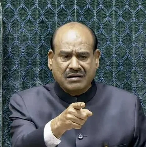 தேர்தல் கமிஷனரை பதவி நீக்க நோட்டீஸ்