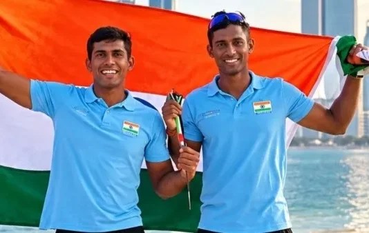 பாய்மரப் படகுப் போட்டியில் இந்தியாவுக்கு முதல் வெள்ளி