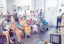 முதியோருக்கு சைபர் மோசடி விழிப்புணர்வு