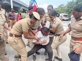 தலைமைத் தேர்தல் ஆணையர் பதவி விலகக் கோரி போராட்டம்